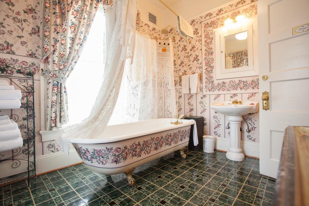 Lion And The Rose Victorian Guest House Portland Esterno foto