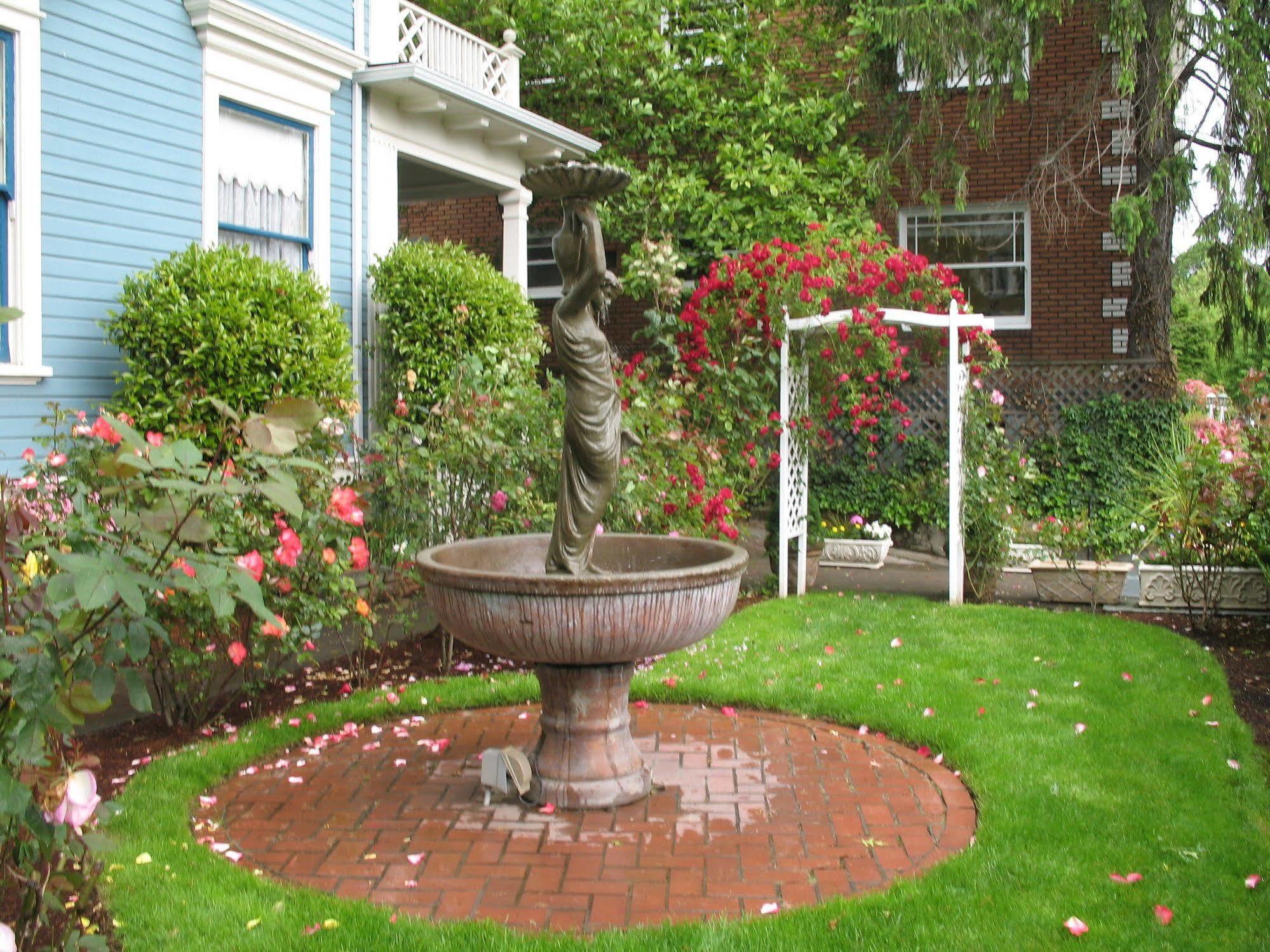 Lion And The Rose Victorian Guest House Portland Esterno foto